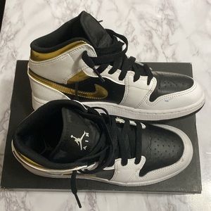 Air Jordan 1 Mid Sz 5